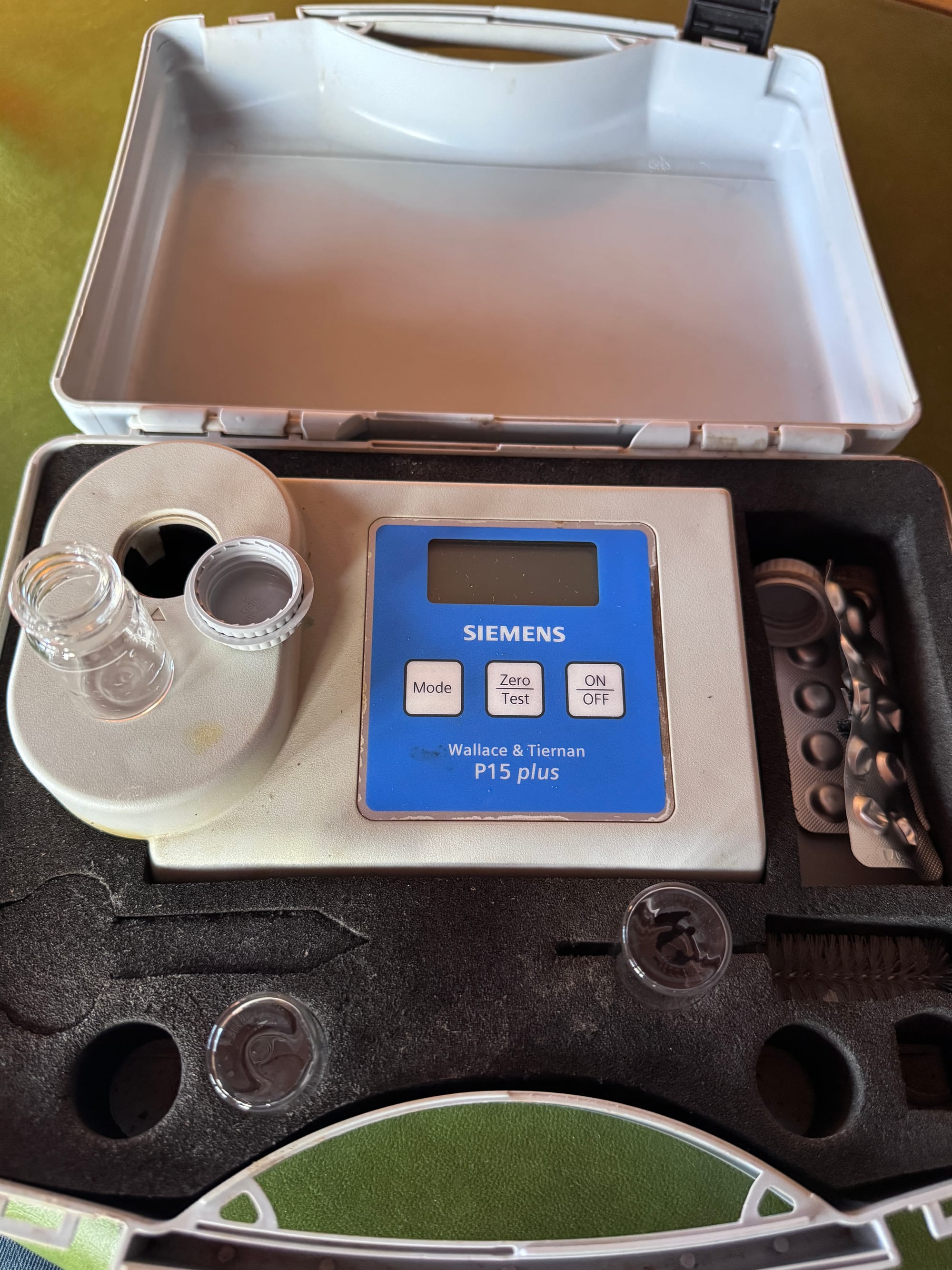 Wie messen wir eigentlich die Wasserqualität im Schwimmbad?